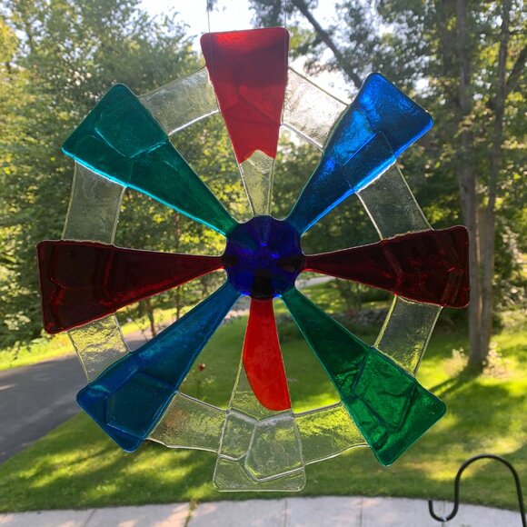 #9573 CIRCULAR FUSED SUN CATCHER  RED, GREEN & BLUE SPOKES COLLECTABLE SUN CATCH - Picture 3 of 6